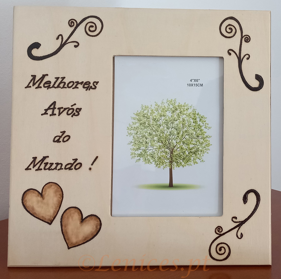 Surpreenda os seus avós com esta moldura em madeira!  Moldura em Madeira Avós Ideal para presente de aniversário, dia dos avós ou qualquer ocasião especial